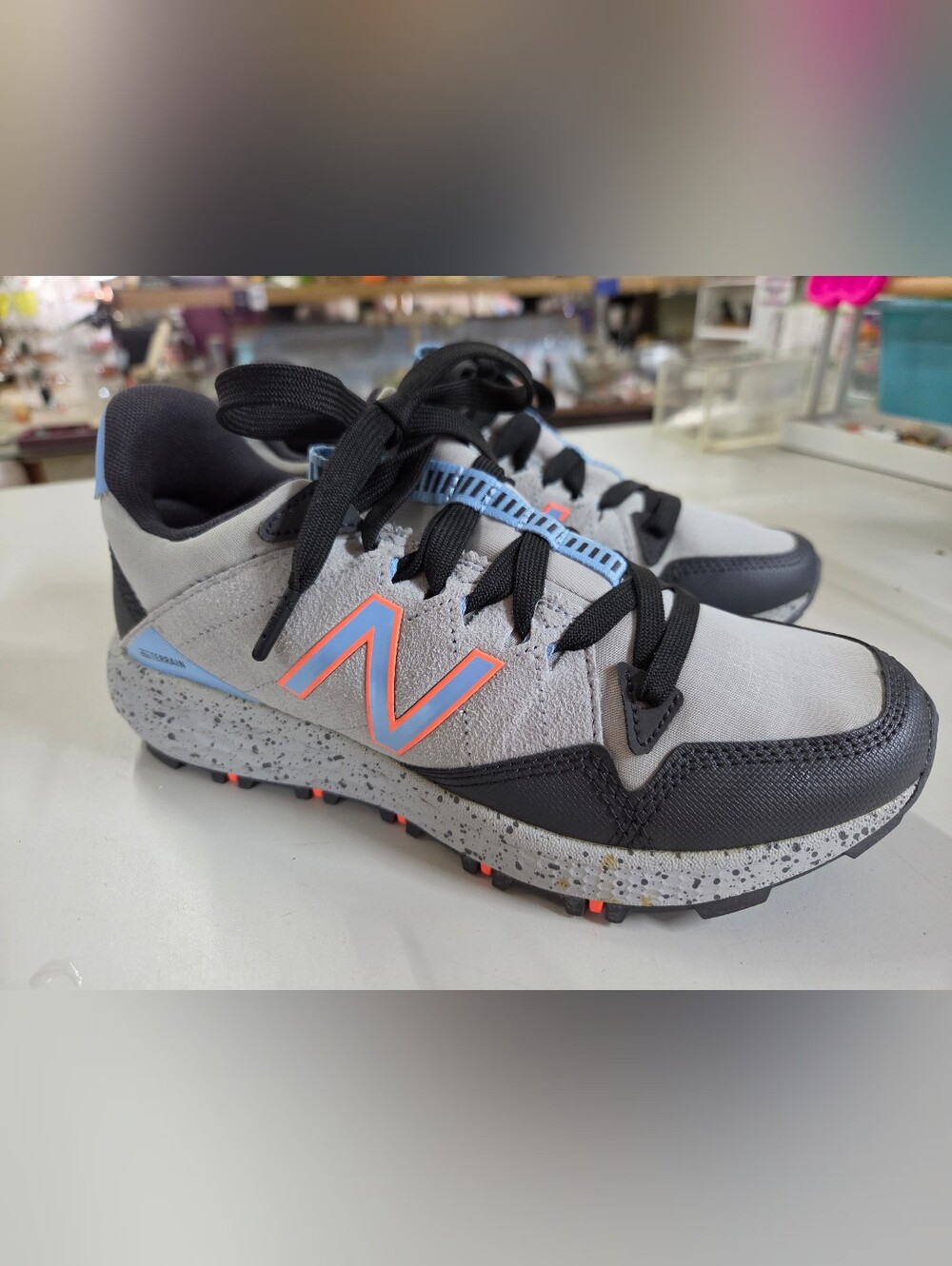 New Balance Fresh Foam Crag v2 Trail Running Shoes Grey Orange Womens Sz 7.5